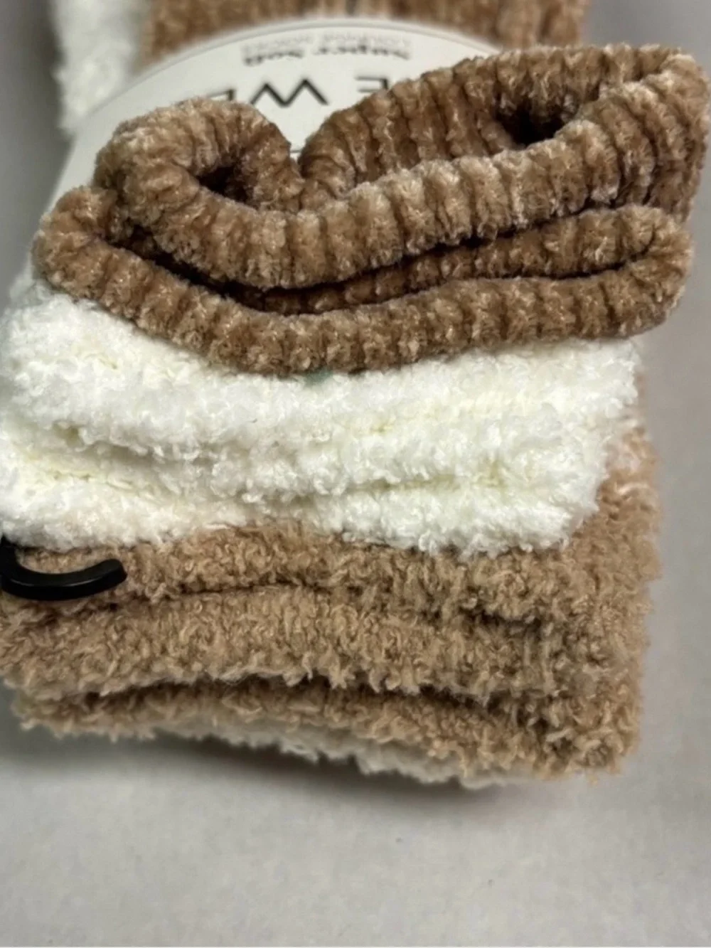 New Nine West Socks Women’s 4 Pair Soft Cozy Plush Fuzzy Lounge Socks Casual
